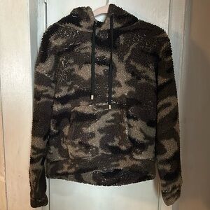 Fashionnova pullover